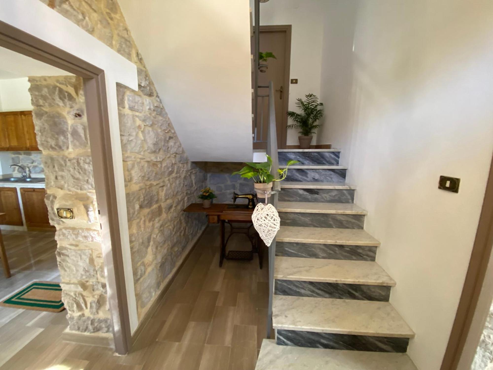 La Casa Di Nonna Tella Panzió Lenola Kültér fotó