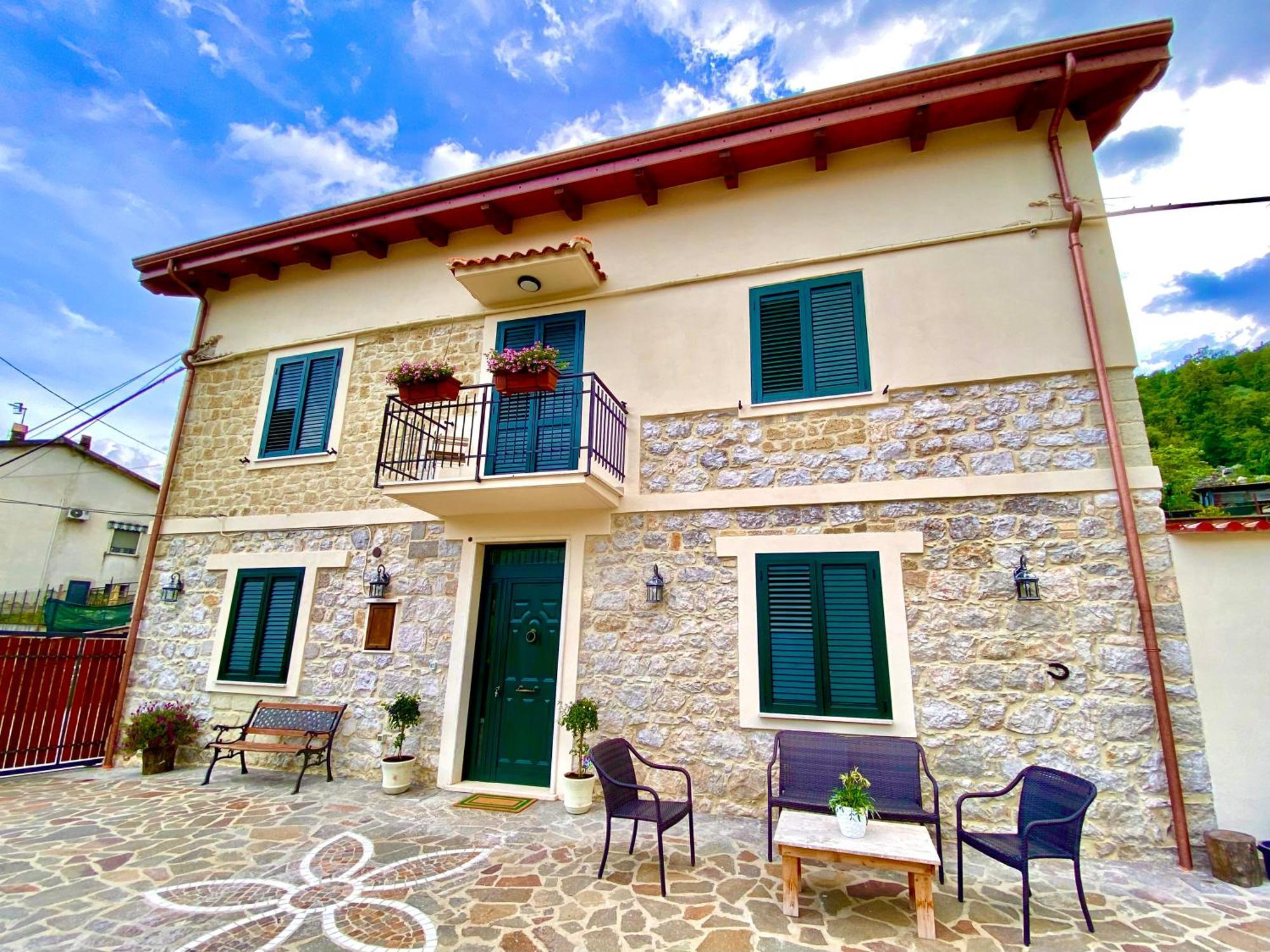 La Casa Di Nonna Tella Panzió Lenola Kültér fotó