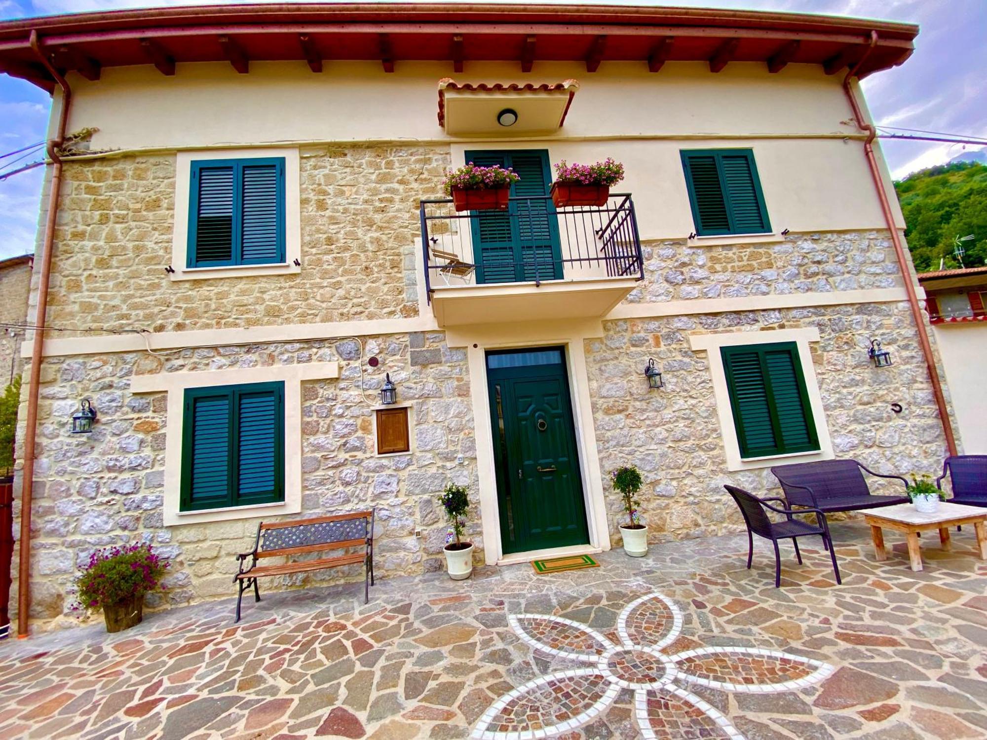 La Casa Di Nonna Tella Panzió Lenola Kültér fotó